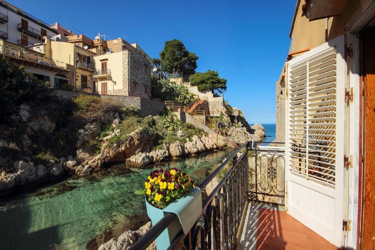 Casa Buscarini contacts