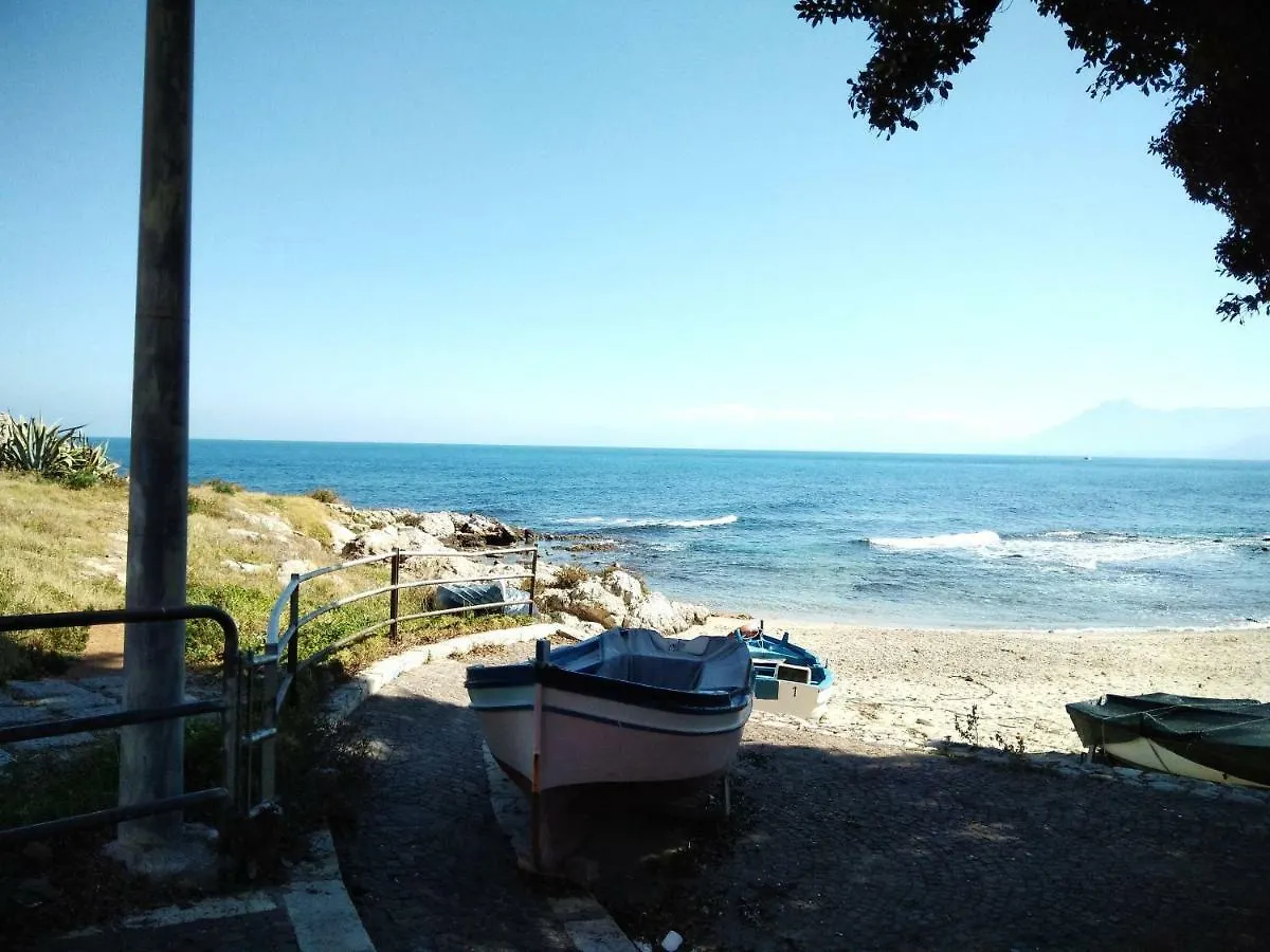 Holiday home Casa Buscarini Villa Santa Flavia Italy